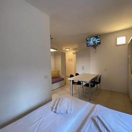 مكان تخييم Serenella 3*