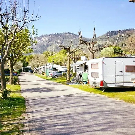 مكان تخييم Serenella باردولينو