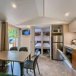 Serenella Κάμπινγκ 3*