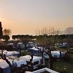 Serenella Κάμπινγκ Μπαρντολίνο